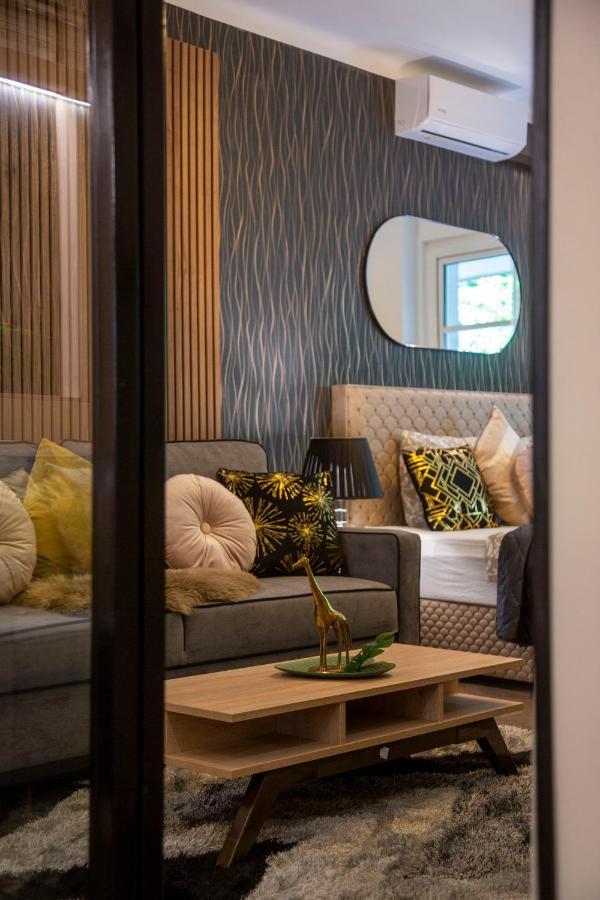 Stylish Quentin Apartment In The King Street Budapest Exterior photo