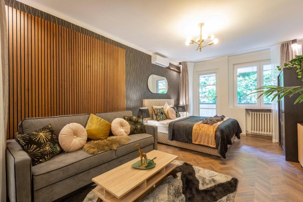 Stylish Quentin Apartment In The King Street Budapest Exterior photo
