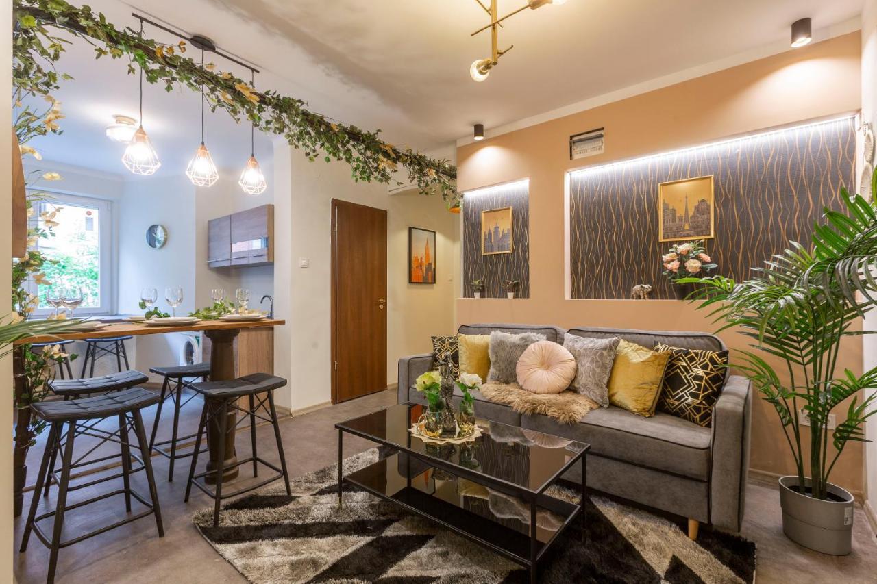 Stylish Quentin Apartment In The King Street Budapest Exterior photo